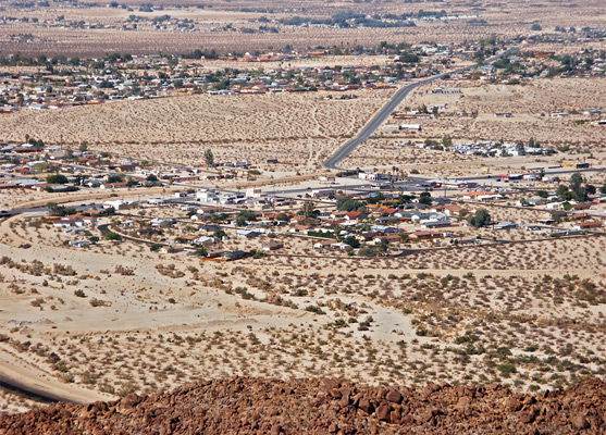 Larrea Avenue, Highway 62 and the suburbs of Twentynine Palms