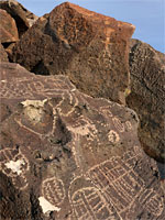 Shield petroglyphs