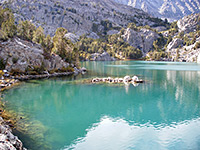 Turquoise water in Fifth Lake