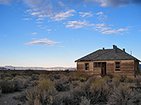 Abandoned house, Mono Lake