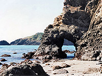 Arch at the north end of the beach