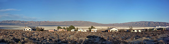 Houses in Trona