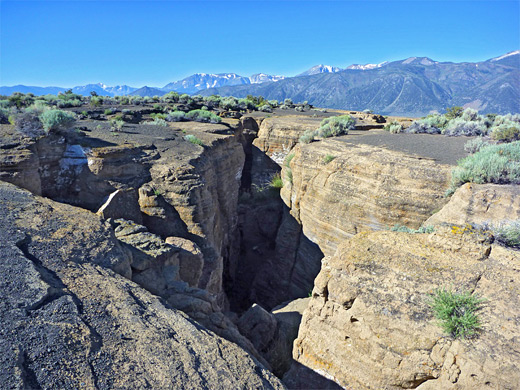 Entrance to a fissure