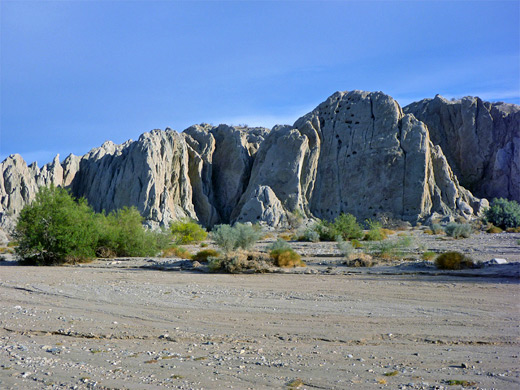 Dry wash alongside Box Canyon Road