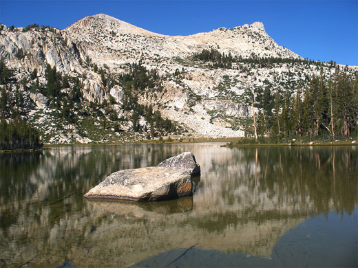 Granite boulders in Elizabeth Lake