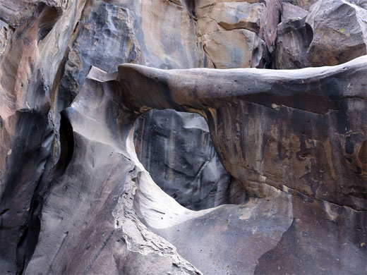 Small arch, above a pothole