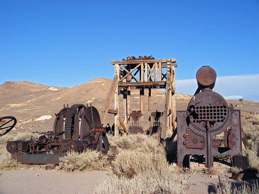 Head frame and machinery