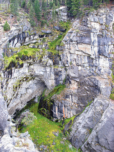 Upper end of Illilouette Gorge