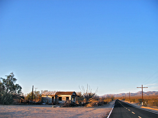 Road north of Kelso