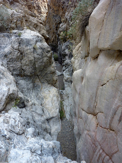 Above a dryfall in the lower narrows