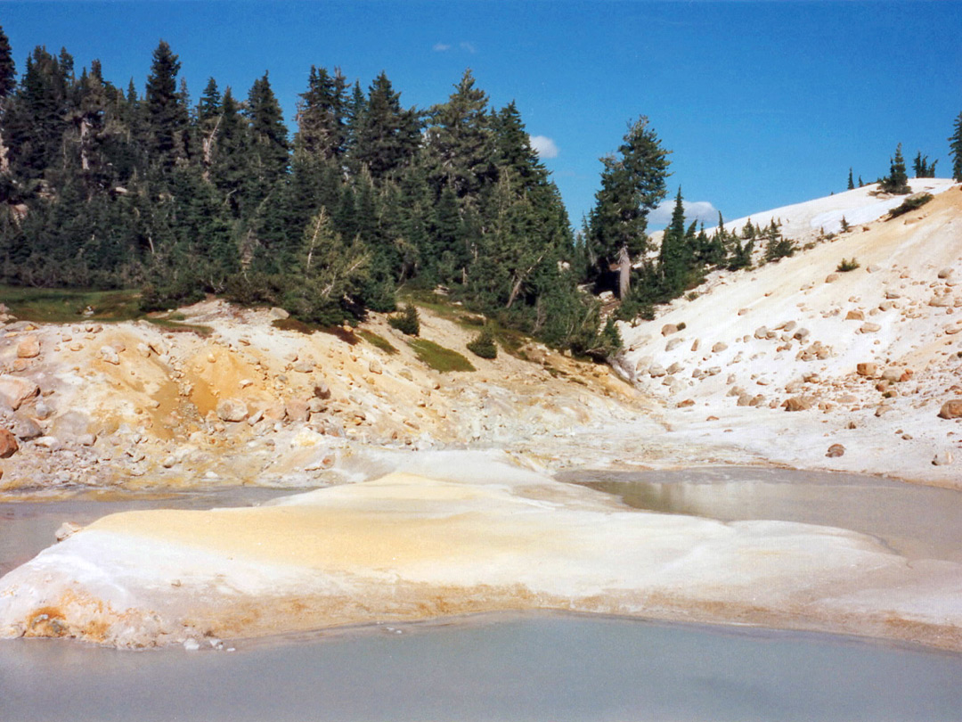 Sulphurous pool