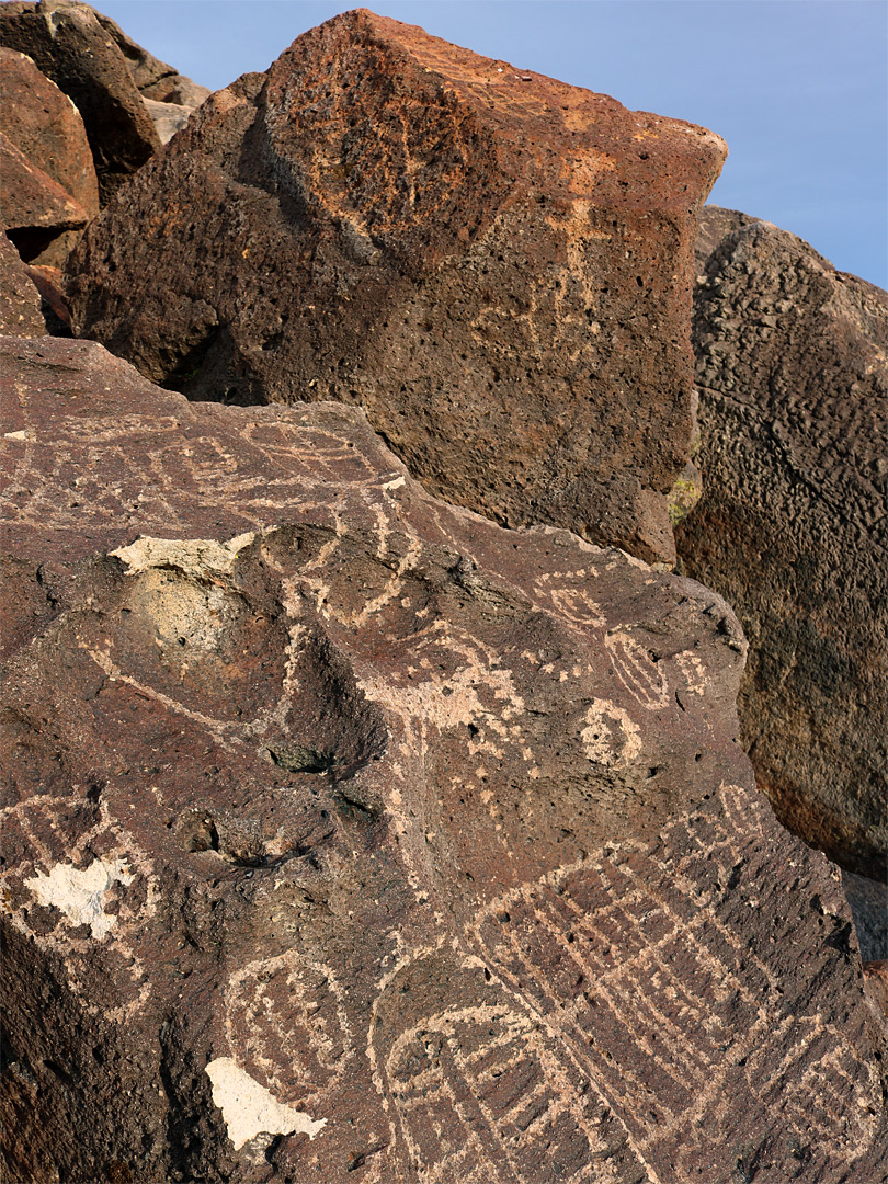 Shield petroglyphs