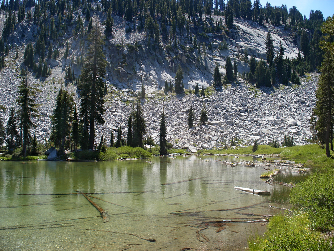 Cliff beneath Reading Peak