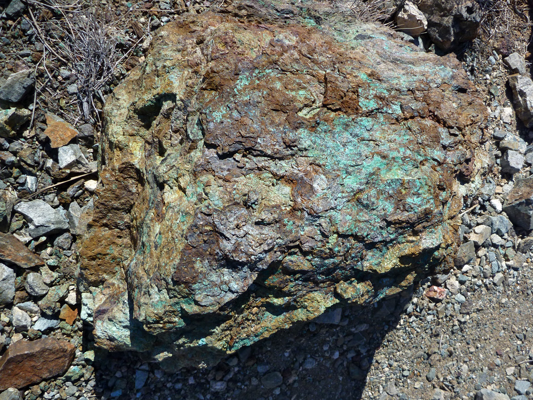 Green-blue ore