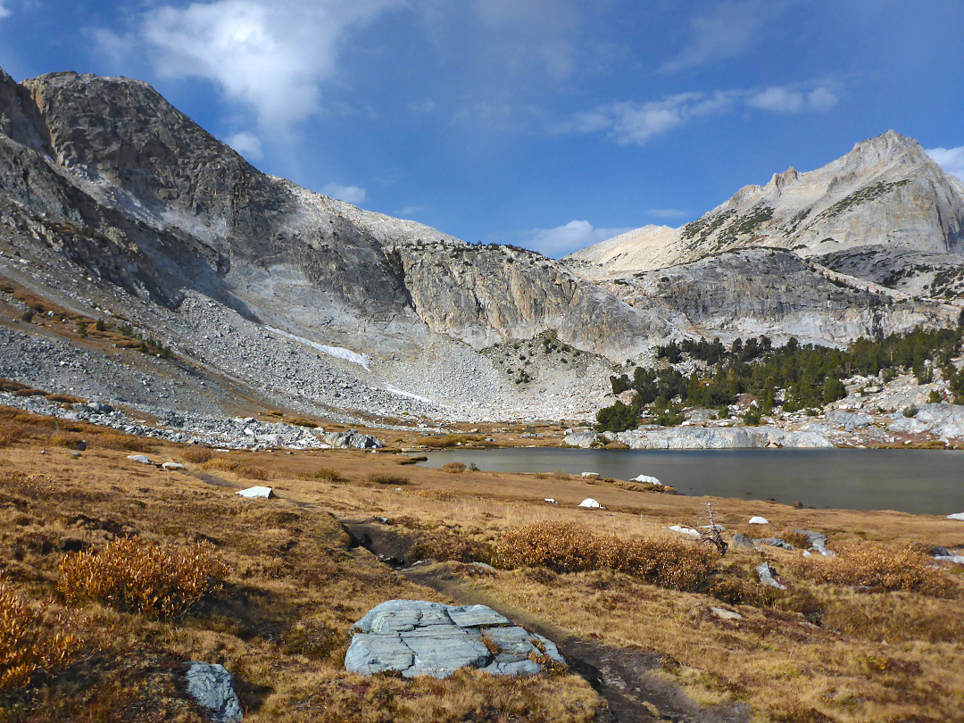 Cliffs by Greenstone Lake