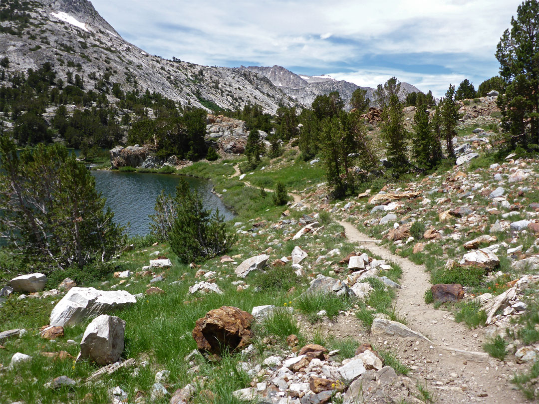 Parh approaching Long Lake