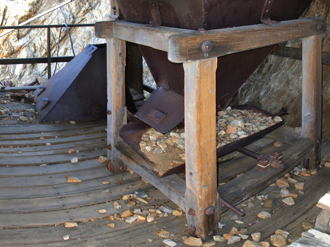 Trestle below the hopper