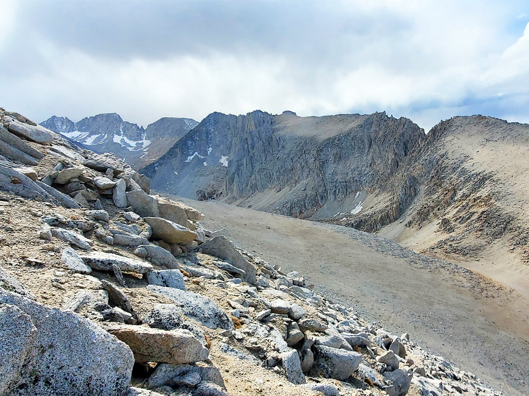 Mono Pass valley