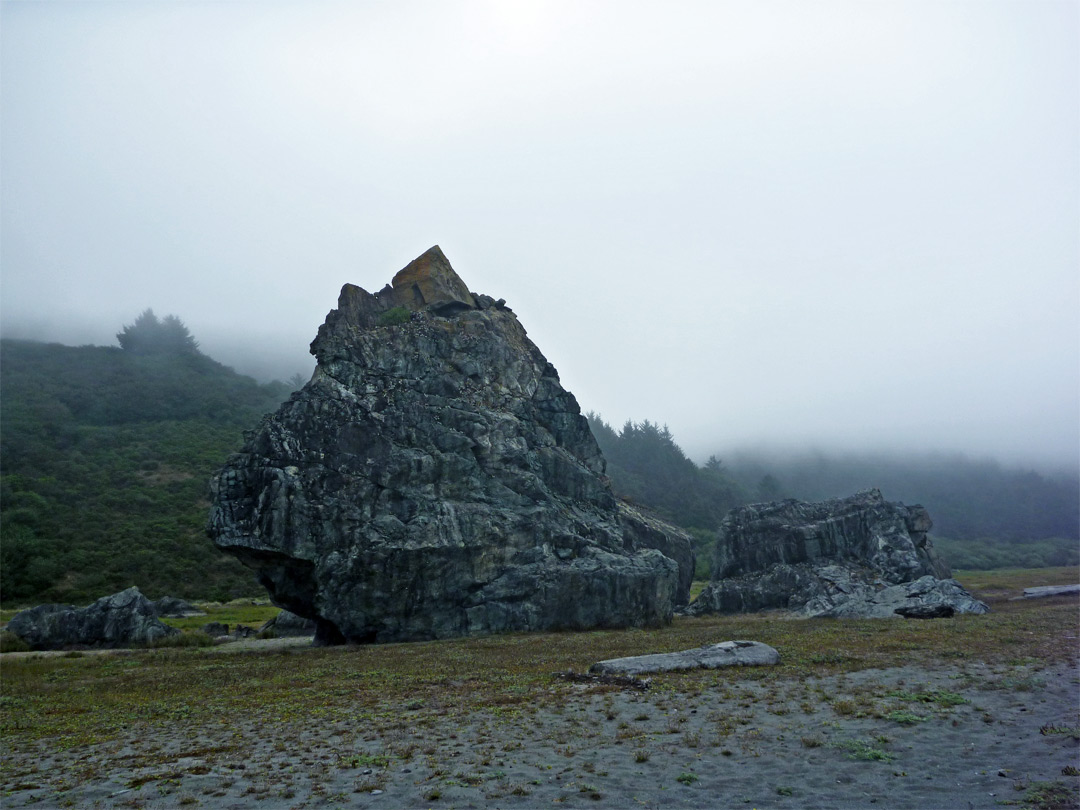 Head-shaped rock