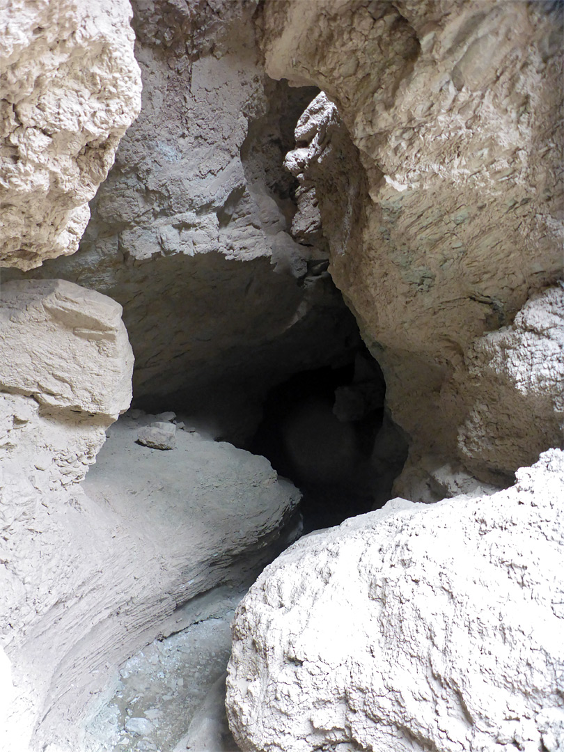 Enclosed passage