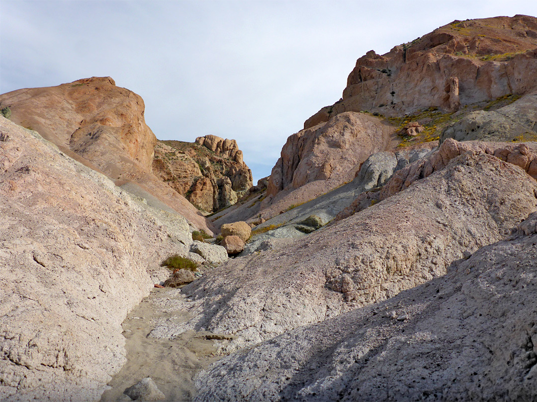 V-shaped canyon