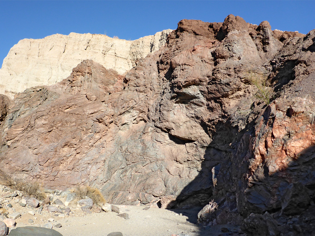 Light and dark cliffs