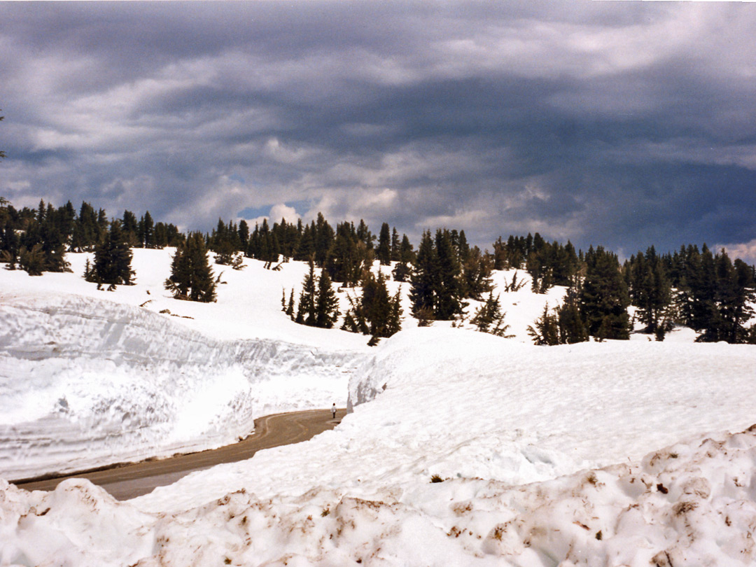 The road near Lassen Peak