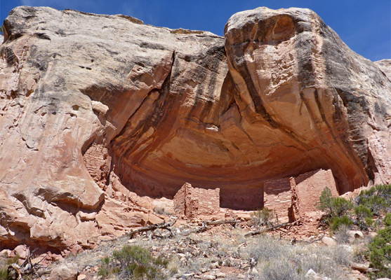 Three structures in a streaked alcove