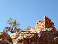 Corner walls