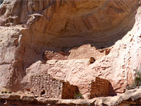 Walls in an alcove