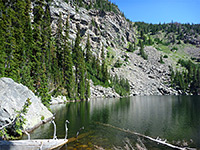 Cliffs lining Ypsilon Lake