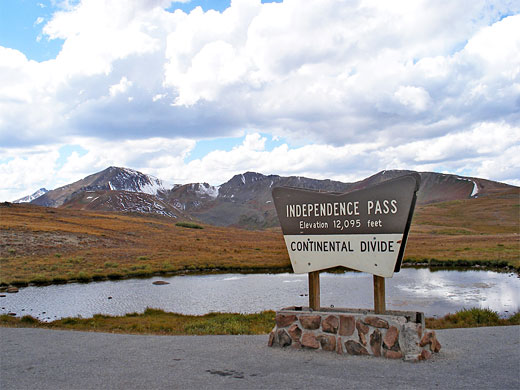 Continental divide sign