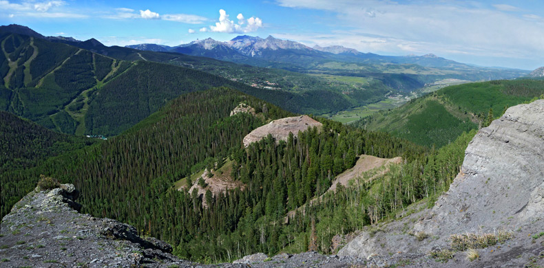 Rocky bowl