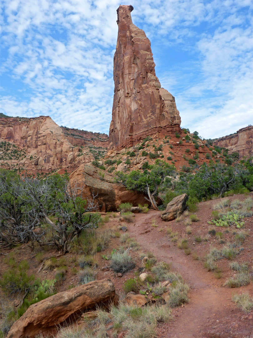 Path below Independence Monument