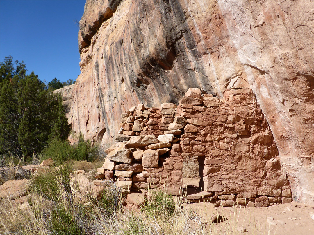 Ruin and streaked cliff