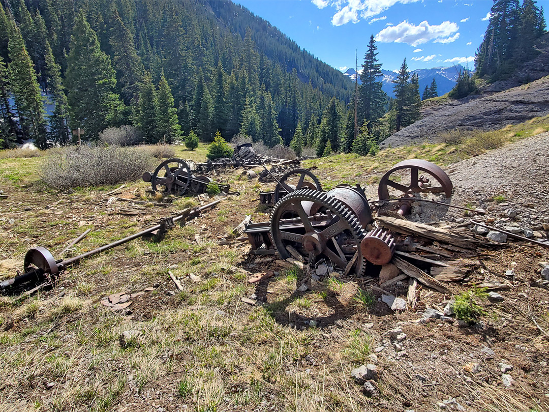 Mine equipment