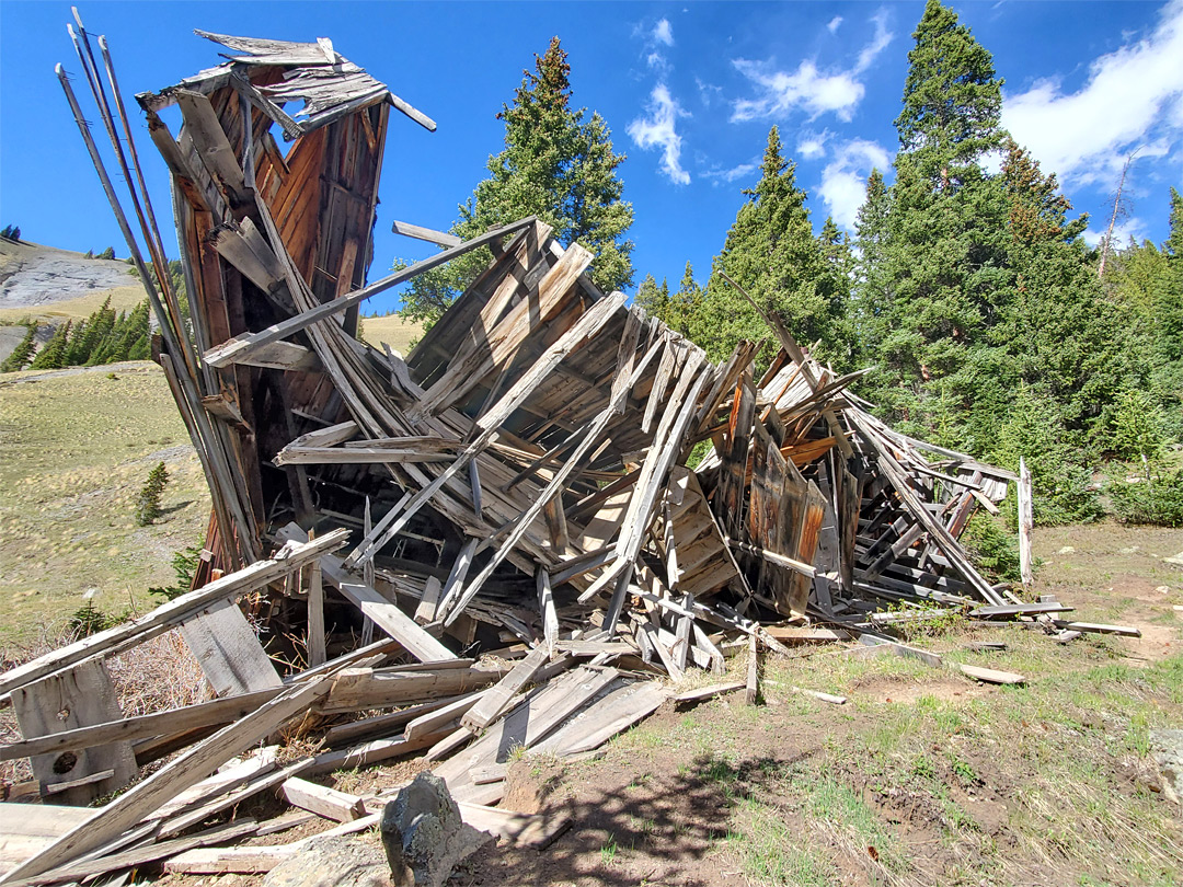 Collapsed structure