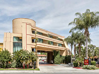 Econo Lodge Inn & Suites Riverside