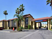 Rodeway Inn & Suites Bakersfield