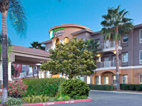 Holiday Inn Express Hotel & Suites Corona