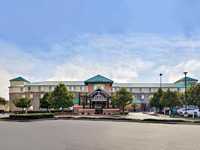 Holiday Inn Express Hotel & Suites Elk Grove