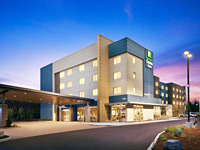 Holiday Inn Express & Suites Portland Airport - Cascade Station