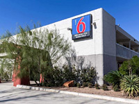 Motel 6 Uvalde