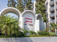 Howard Johnson by Wyndham Anaheim Hotel and Water Playground