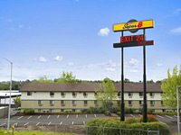 Super 8 by Wyndham Portland Airport