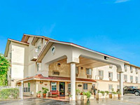 Super 8 by Wyndham San Antonio/Fiesta