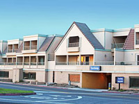 Travelodge by Wyndham Sunset-Huntington Beach Ocean Front