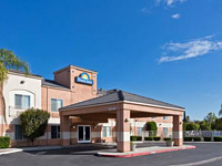 Days Inn by Wyndham Lathrop