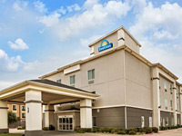 Days Inn & Suites by Wyndham Mineral Wells