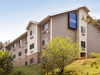 Travelodge by Wyndham Dunsmuir